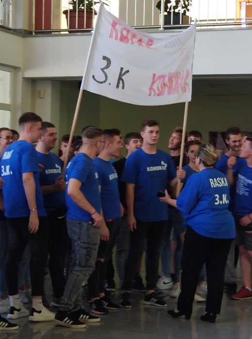 Detalj s oprotaja od maturanata